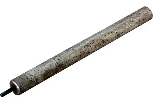 Metallstange mit einem Gewinde an einem Ende, die zur Verwendung als Schutzanode in Heizsystemen dient, hergestellt von der Marke Wolf.